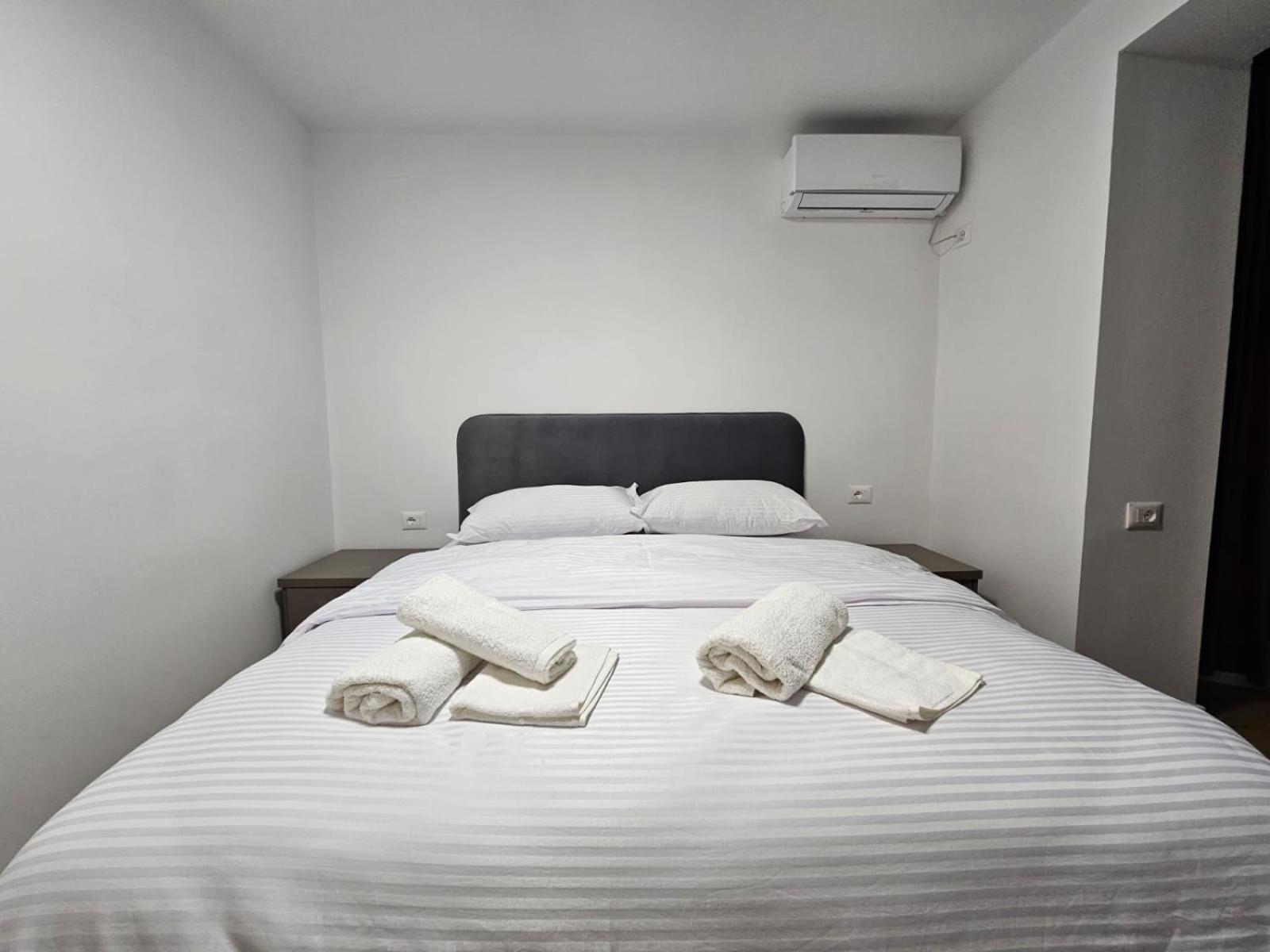 Elois Luxury Apartment Тирана Экстерьер фото