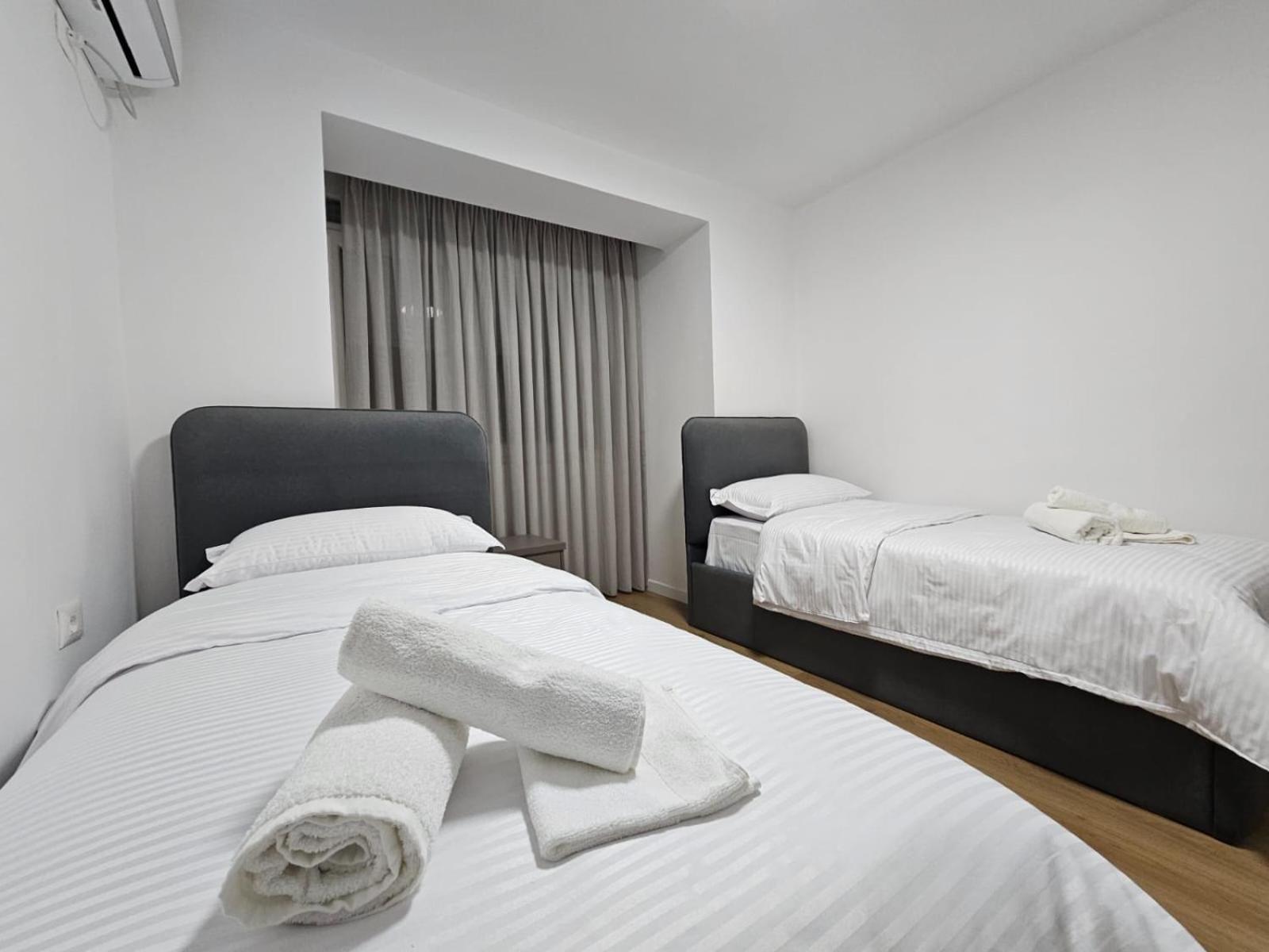 Elois Luxury Apartment Тирана Экстерьер фото