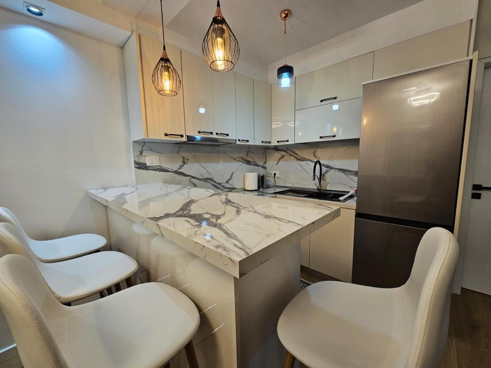 Elois Luxury Apartment Тирана Экстерьер фото